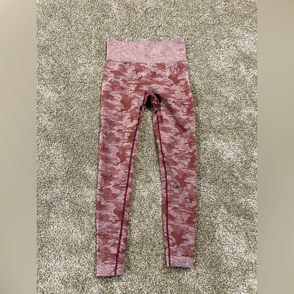 Barely worn XS GYMSHARK pants!